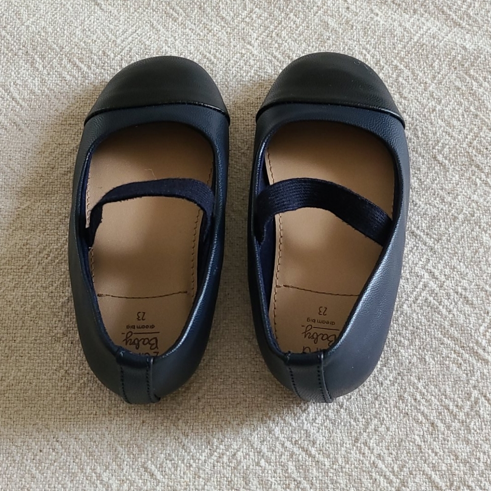 Shoes - Picture 4 of 4